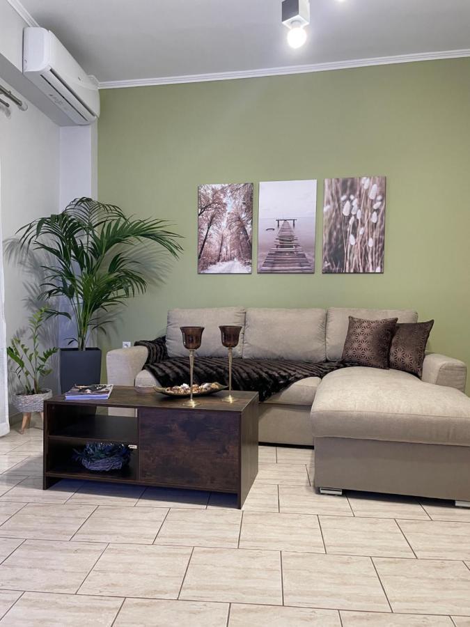 Nemeapolis 1 Apt Luaran gambar